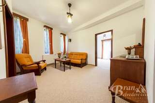 Гостевой дом Bran Belvedere International Бран Люкс с видом на горы-3